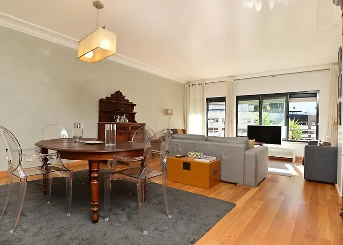 Columbano Garden, Family Lissabon